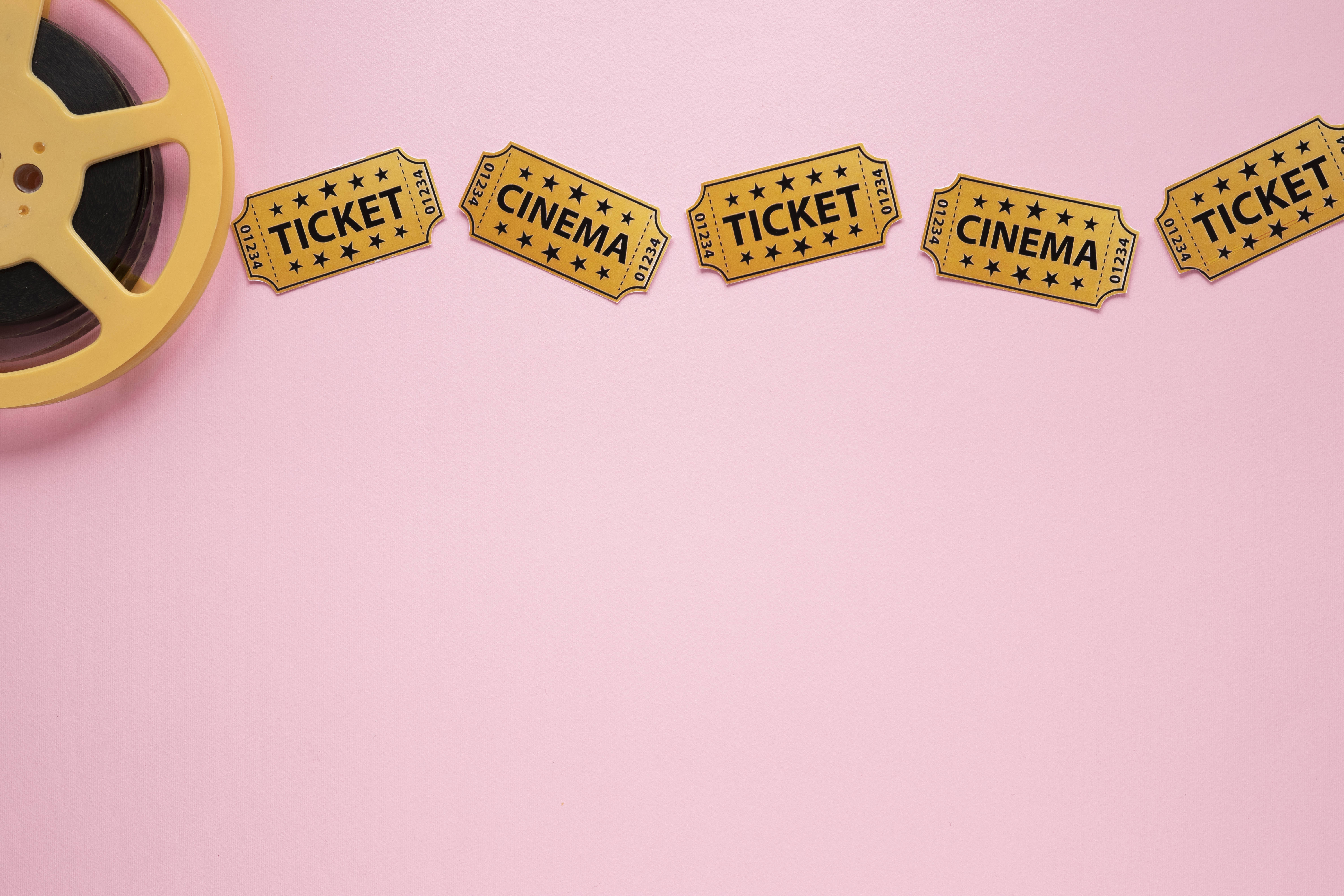 composition-cinema-elements-pink-background
